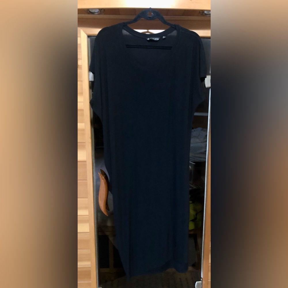 Athleta  Activewear Classic Black Dress Flattering Stretch Comfort